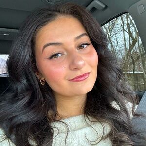Meet your Posher, Rebecca